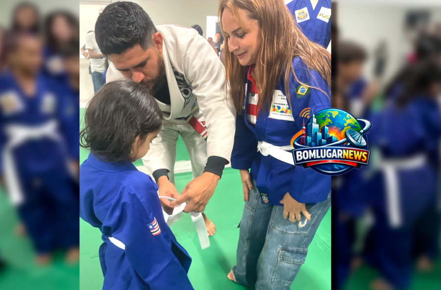Prefeita Marlene Miranda entrega uniformes de jiu-jitsu a alunos do PROMAC em Bom Lugar
